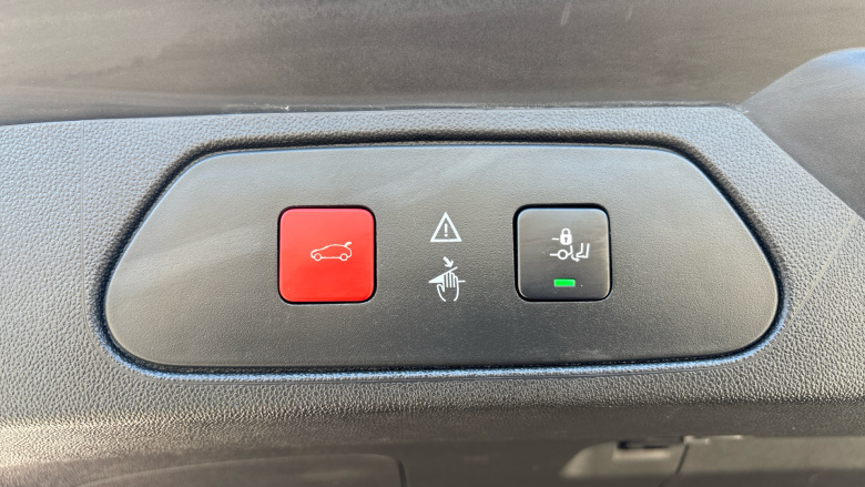 Vauxhall Grandland X 1.6 Hybrid4 300 Ultimate Nav 5dr Auto Hatchback